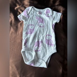 0/3 months grey and purple owl girls onesie